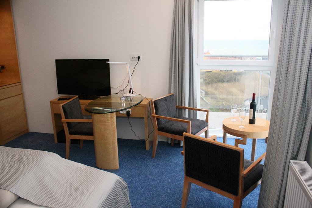 Seafront Hotel Гіртсгальс Номер фото